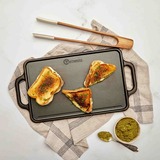 Victoria Omkeerbare Bakplaat 33 x 21 cm, Seasoned grillplaat Zwart, Color packaging