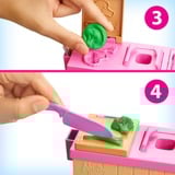 Barbie Noodle Bar Speelset en pop 
