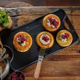 Victoria Omkeerbare Bakplaat 47 x 25 cm, Seasoned grillplaat Zwart, Color packaging