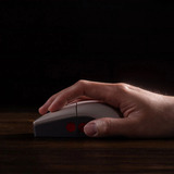8BitDo Retro R8 Mouse - N Edition Grijs/rood, 50 - 26000 DPI, Bluetooth / USB-C / 2.4 GHz