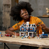 LEGO Icons - Stranger Things: Het huis van de familie Creel Constructiespeelgoed 11370