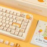 Iqunix ZX75 Sunset Ponder Wireless Mechanical Keyboard, gaming toetsenbord Lichtgeel, US lay-out, IQUNIX Silent Rose, RGB leds, 75%, Hot-swappable, Double-shot PBT, 2.4GHz | Bluetooth 5.1 | USB-C