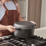 Victoria Combo cooker 26 cm 5,7 liter, Seasoned bak-/braadpan Zwart, Color packaging