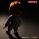 Mezco Toys Child's Play: 15 inch Talking Sneering Chucky Doll speelfiguur 