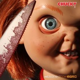 Mezco Toys Child's Play: 15 inch Talking Sneering Chucky Doll speelfiguur 