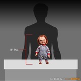 Mezco Toys Child's Play: 15 inch Talking Sneering Chucky Doll speelfiguur 