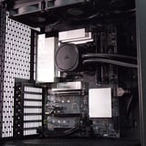 ALTERNATE Workstation Performance Ultra 7 pc-systeem Zwart/houtkleur | Core Ultra 7 265K | Intel Graphics | 32 GB | 2 TB SSD