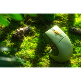 8BitDo Retro R8 Mouse - Forest Wonder Lichtgroen, 50 - 26000 DPI, Bluetooth / USB-C / 2.4 GHz