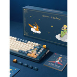 Iqunix ZX75 Sky Encounter Wireless Mechanical Keyboard, gaming toetsenbord Blauw/wit, US lay-out, IQUNIX Little Prince, RGB leds, 75%, Hot-swappable, Double-shot PBT, 2.4GHz | Bluetooth 5.1 | USB-C