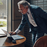 HP Poly Voyager Free 60+ UC M Carbon Black Earbuds + BT700 USB-C-adapter + oplaadcase met touchscreen  headset Zwart