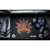 SteelSeries QcK L x Call of Duty: Monkey Bomb Edition gaming muismat Zwart, Large, Inclusief in-game Weapon Charm