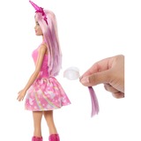 Mattel Eenhoornpop met roze haar en kleurrijke outfit 