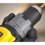 Stanley V20 18V borstelloze schroefklopboormachine Geel/zwart, Koffer, 2 accu's en oplader inbegrepen