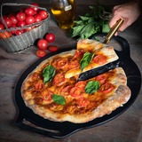 Victoria Pizzapan met twee handgrepen 38 cm, Seasoned bak-/braadpan Zwart, Color packaging