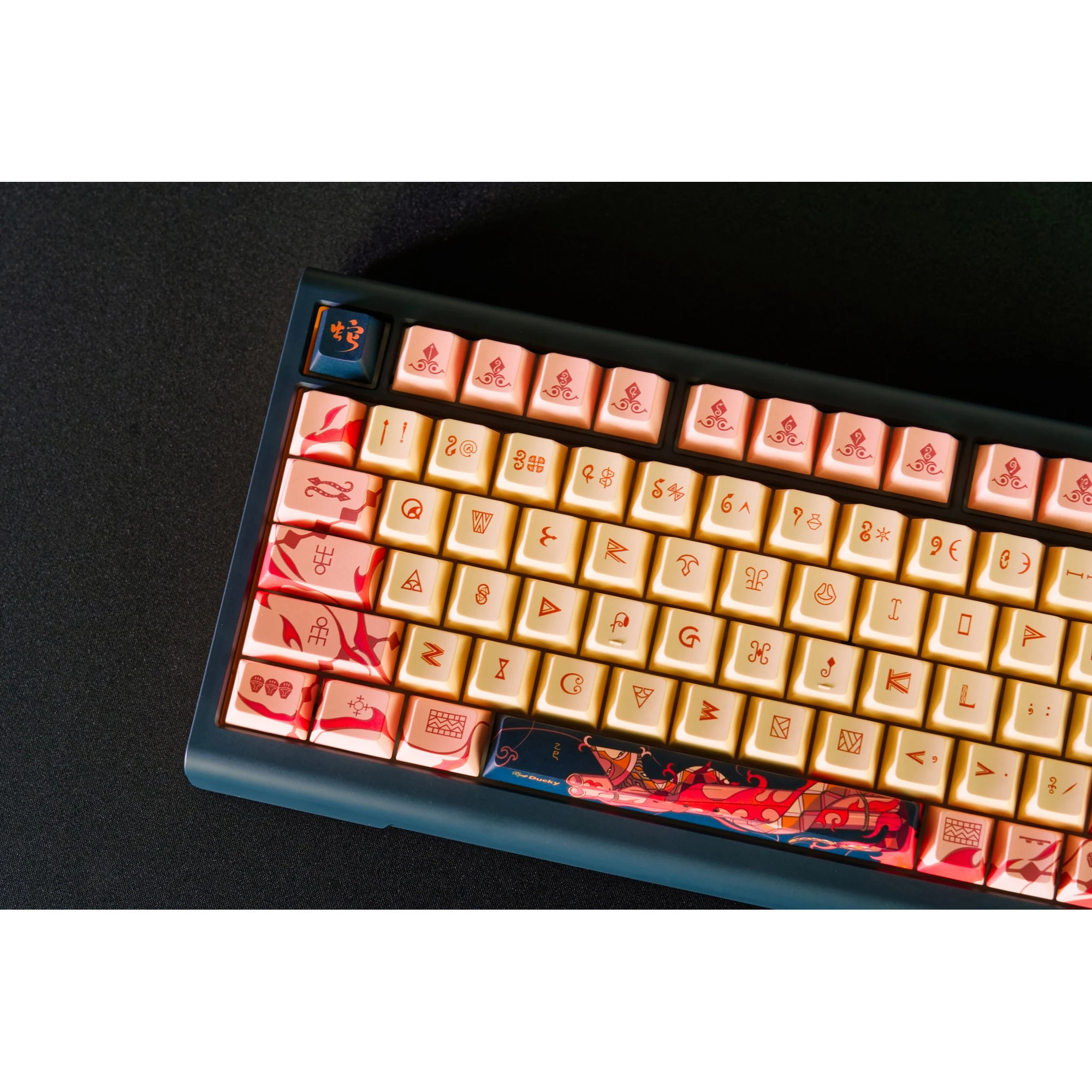 Ducky Year of the Snake 2025 Limited Edition, gaming toetsenbord Zwart/rood, US lay-out, Cherry MX2A Brown, 75%, RGB, PBT dye-sub keycaps, Hot-swap