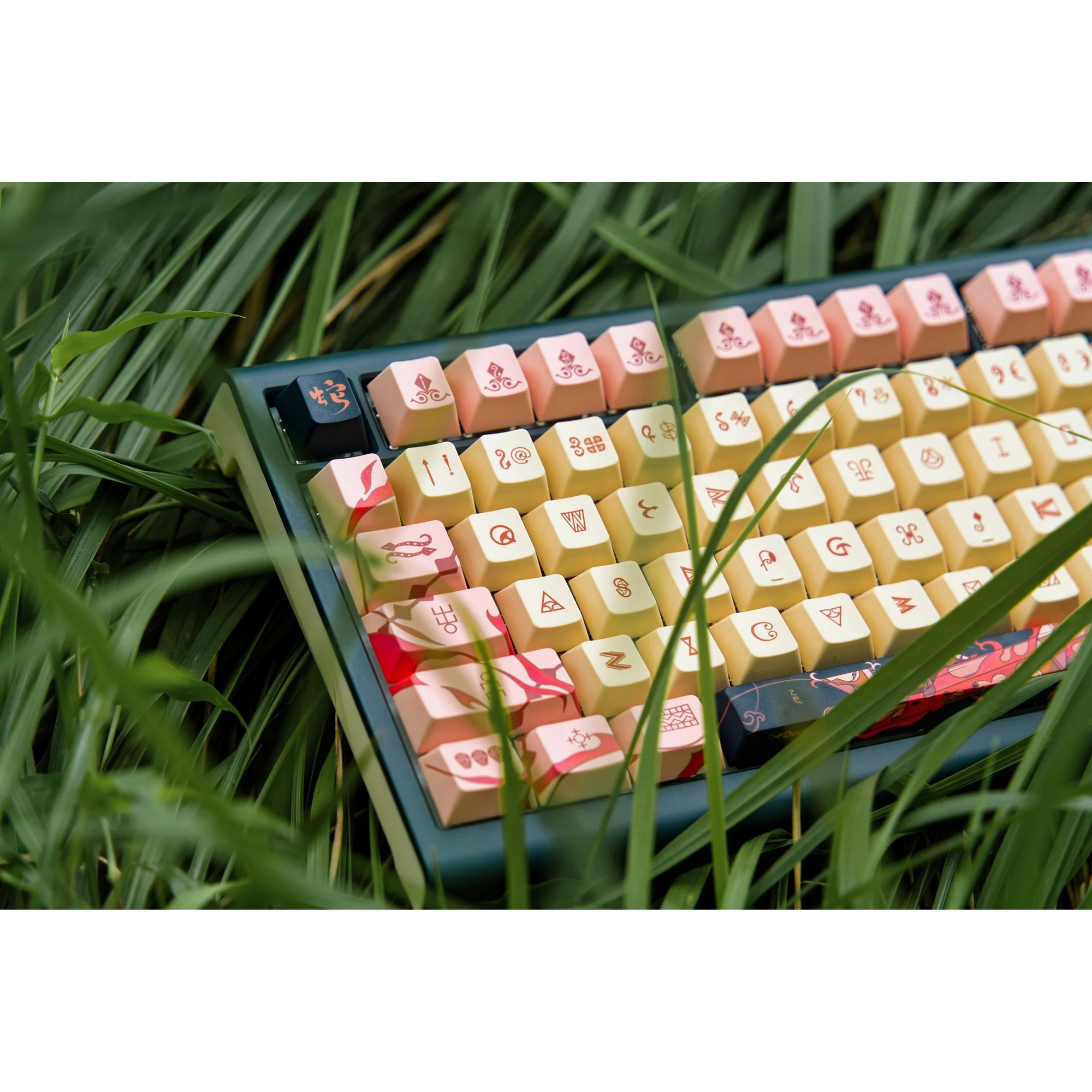 Ducky Year of the Snake 2025 Limited Edition, gaming toetsenbord Zwart/rood, US lay-out, Cherry MX2A Brown, 75%, RGB, PBT dye-sub keycaps, Hot-swap